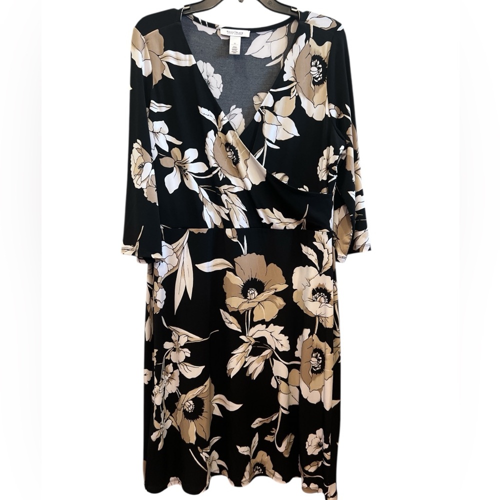 White House Black Market Black, Cream and White Floral Dress Size 12